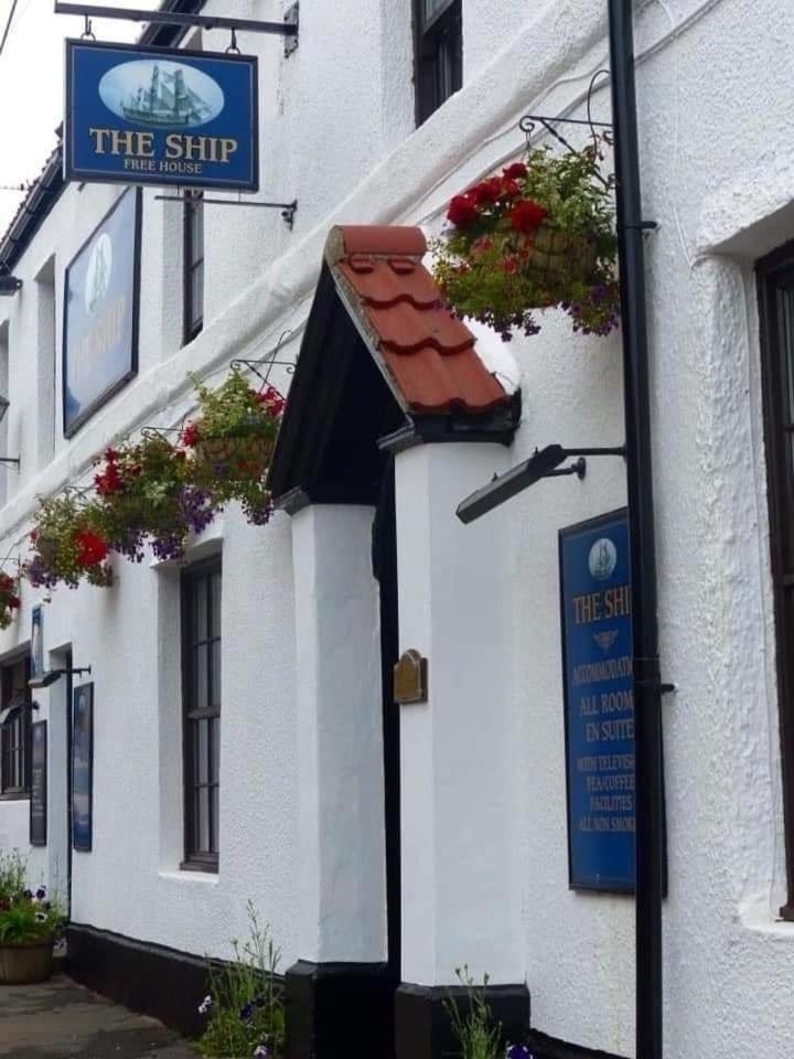 The Ship Inn Holy Island of Lindisfarne Стая снимка